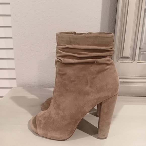 Open Toe booties - Picture 2 of 6